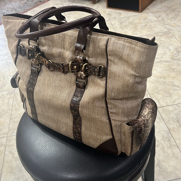 GHURKA - Picture 4 of 16